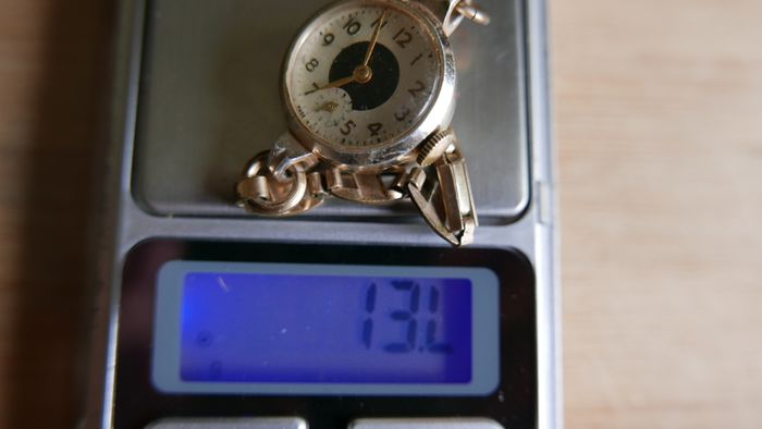 Vintage INGERSOLL Ladies Rolled Gold 7 jewels bracelet watch rolled gold (in working order)