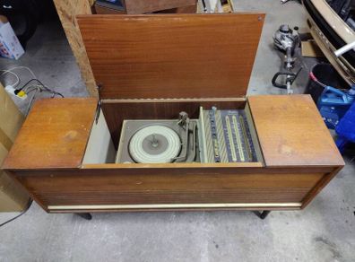 Fidelity Radio Company Radiogram RG33 vintage radio/turntable