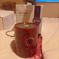 New & Never Used: Authentic Scentsy "Free Spirit" Premium Electric Wax Warmer