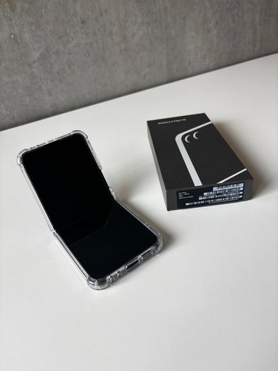 Brand New Samsung Galaxy Z Flip 7 Fe 8gb / 128gb (new Opened)