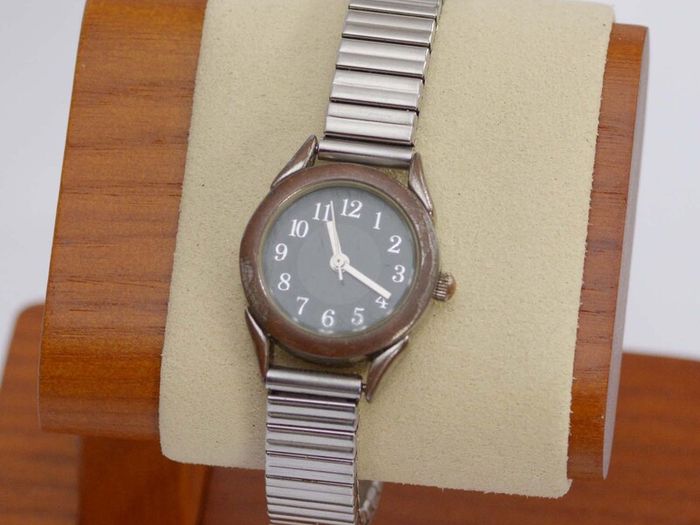 Ladies Quartz Watch