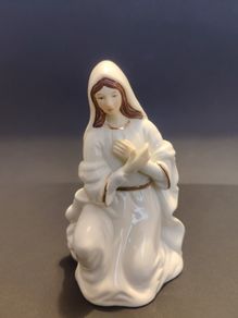 Belleek Nativity MARY