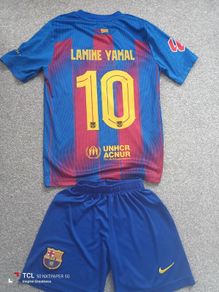 boy's football kit.age 7/8