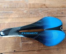 Lightweight bike saddle