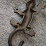 Cast iron geko wall hook. Image 5