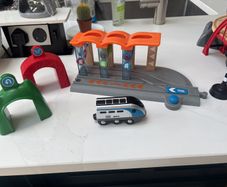 Brio Smart Tech Original Washing Station with BRIO Smart Tech ST-217 - Blue & Silver Streamlined Express Train