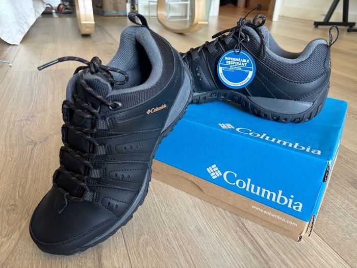 Brand New Columbia Woodburn Waterproof Hiking Shoes (Mens Size 7.5)