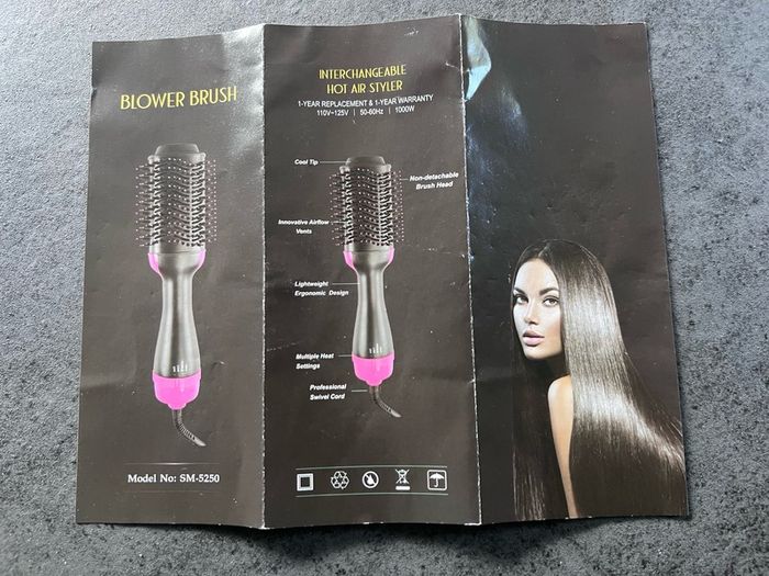 Hair dryer with large brush (as good as new)