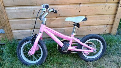specialised hotrock kids bike.