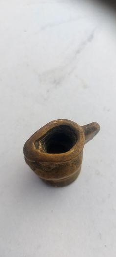 vintage minauture brass Toby jug ornament,,collectors item,,sold as is ,see pictures for condition,,price includes post to anywhere in Ireland thank you.