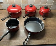 Brand New Teflon Red Pots