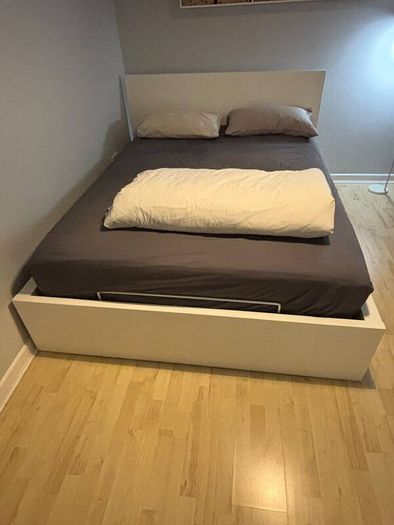 King size white Ottoman bed/ "Malm Ottoman bed Stan Kg white GB"