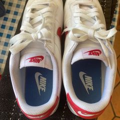 Nike Trainers (White with Logo Size 8 adults.