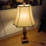 classic-style table lamp Image 4