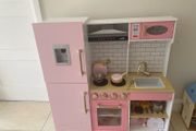 Toy kitchen