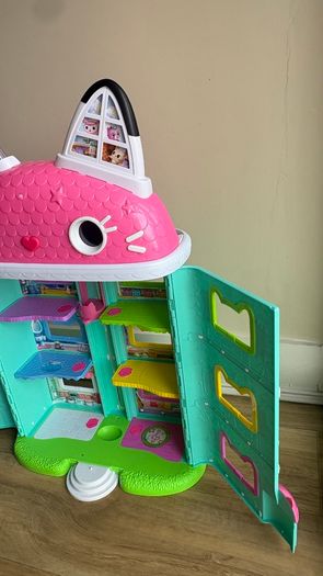 Gabbys Interactive Dolls House with Accessories