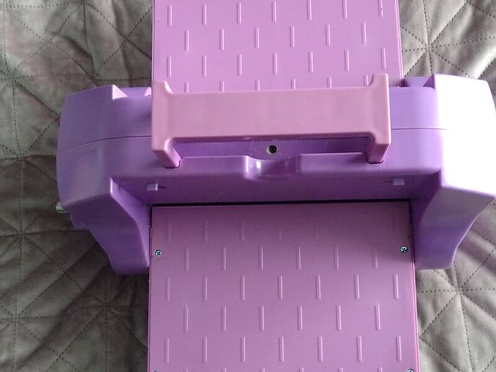 A4 Jus-Cutz Die Cutting & Embossing Machine