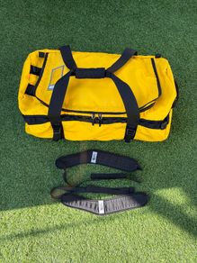 The Northface Duffel Large in Yellow & Black.