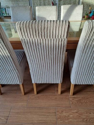 Wills & Gambier oak extending table and 8 chairs.