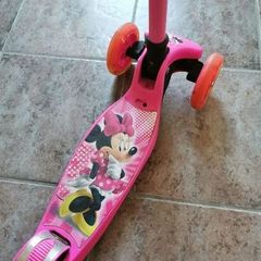 Minnie Mouse Scooter with Light Up LED Wheels