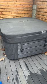 Wellis Hot tub