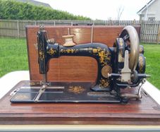 Vintage German Sewing Machine - Pfaff
