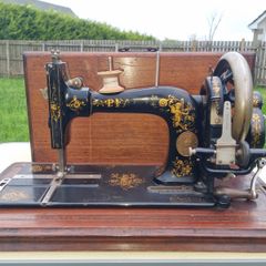 Vintage German Sewing Machine - Pfaff