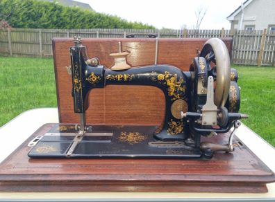 Vintage German Sewing Machine - Pfaff