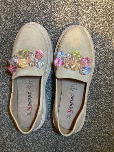 Seastar Blue Jewelled Beige Loafers