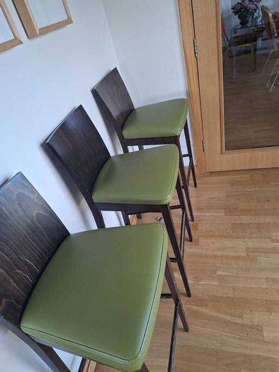 high bar table and 3 chair