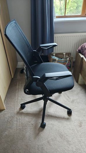 Free desk chair ASPERUP from Jysk