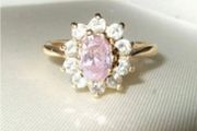 Vintage 9k Gold Hallmarked Pink/White Cluster