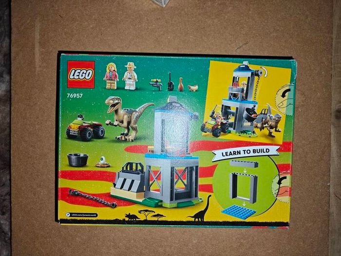 Lego Jurassic Park Velociraptor Escape 76957
