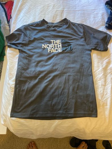 kids northface y-shirts