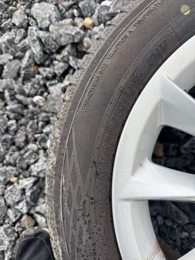 Genuine BMW 16' Alloy Wheels with Nearly New Yokohama Tyres