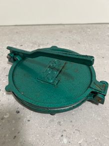 Tortilla press