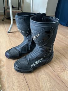 Motorcycle boots