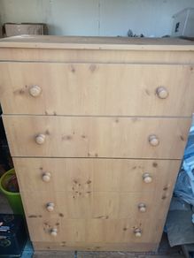Chest of drawers