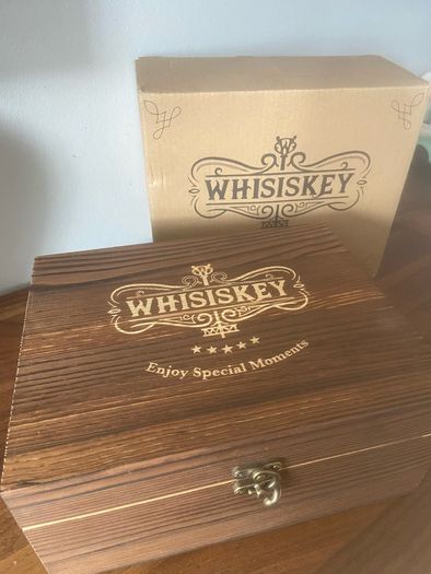 Whisiskey gift set in presentation box brand new