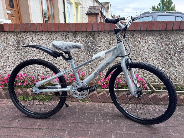 Kids bike new in