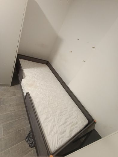 metal bed frame