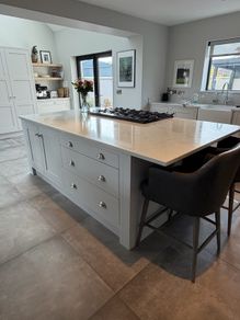 kitchen Island and Cooker