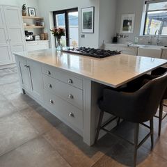kitchen Island and Cooker