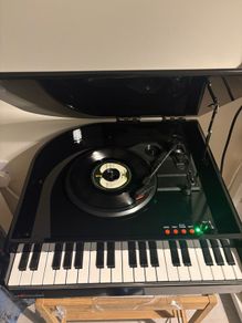 VOSTERIO Vinyl Record Player (Bluetooth, Built-in Speakers)