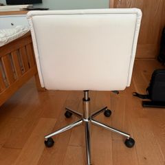 Desk chair