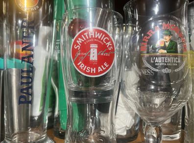 Pint glasses beer