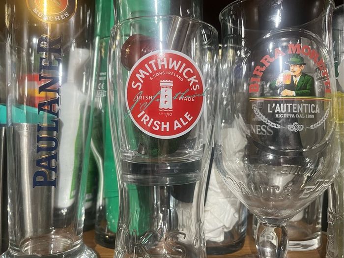 Pint glasses beer