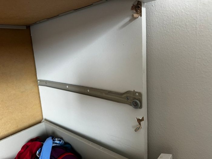 bedroom chest of drawers.