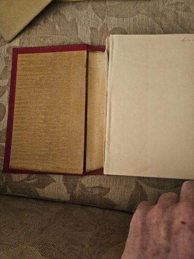 The New Era Grammer Of Modern Irish. By The Rev Gerald O' Nolan. Professor Of Irish  St Patrick's Maynooth.  First Edition 1934 Hardback With Dustjacket In Fair Condition.  See Photos For Same.