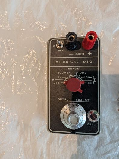 Micro Cal  1030 m/V & m/A source